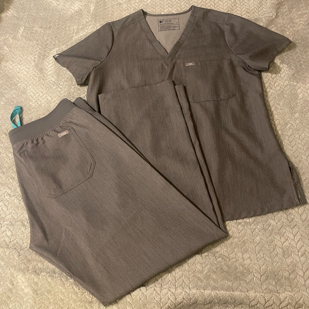 NWOT Figs scrub set